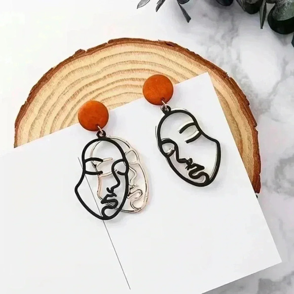 Aesthetic Boho Abstract Face Design Earrings - Picture 4 of 7